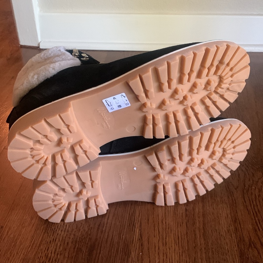 Montelliana NWT boots, beautiful quality and unworn. - Picture 12 of 13